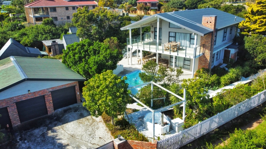 7 Bedroom Property for Sale in Kingfisher Creek Western Cape